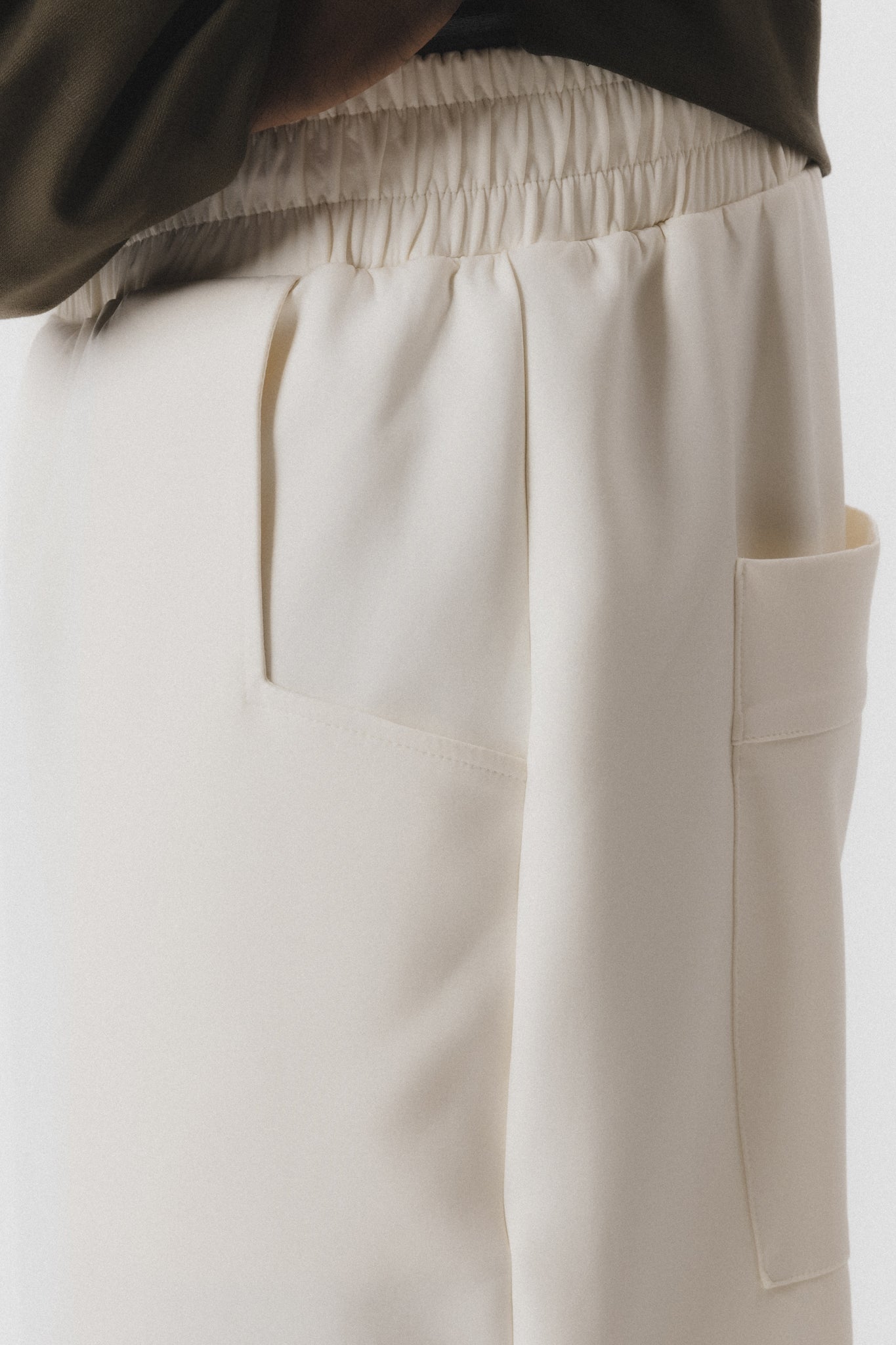 Angular Cut Pants Cream