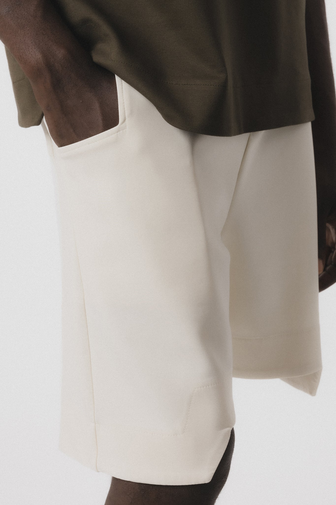 Angular Cut Shorts Cream