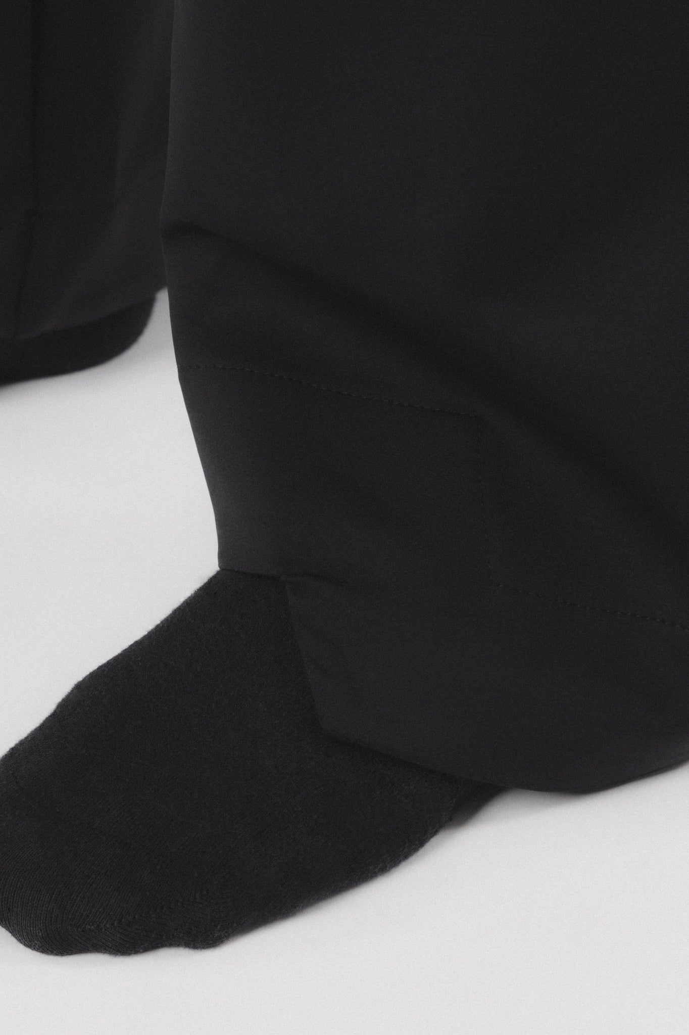 Angular Cut Pants Black